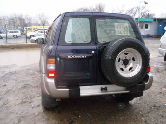 1999 Nissan Safari Pictures