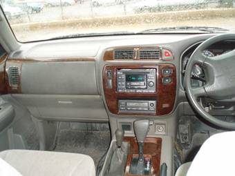 1999 Nissan Safari Photos