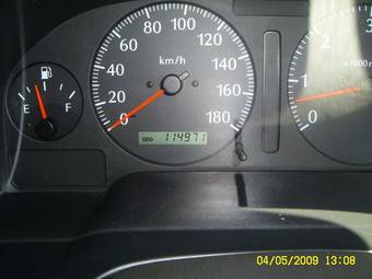 1999 Nissan Safari Pictures