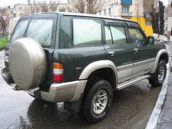 1999 Nissan Safari Photos