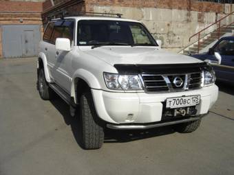 1999 Nissan Safari Photos