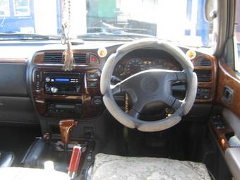 1999 Nissan Safari Photos