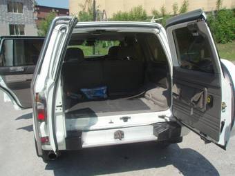 1999 Nissan Safari Pictures