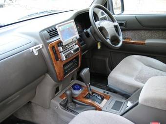 1999 Nissan Safari Pictures