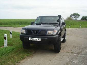 1999 Nissan Safari Pictures