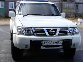 1999 Nissan Safari Photos