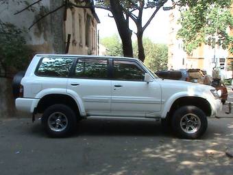 1999 Nissan Safari Pictures
