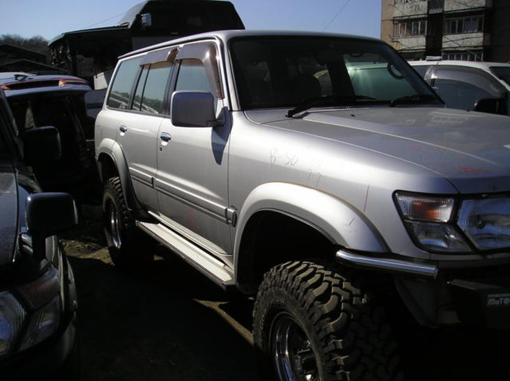 2000 Nissan Safari