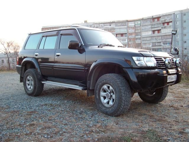 2000 Nissan Safari