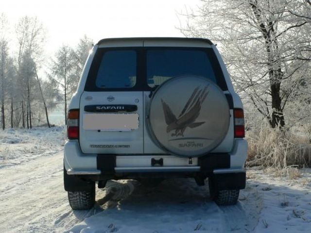 2000 Nissan Safari