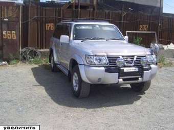 2000 Nissan Safari Photos