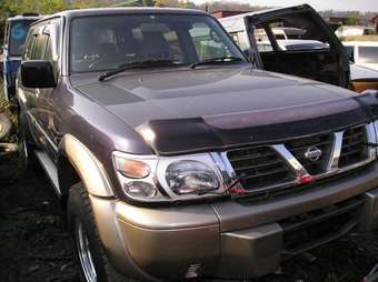 2000 Nissan Safari Images