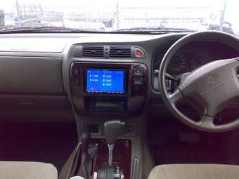 2000 Nissan Safari Pictures