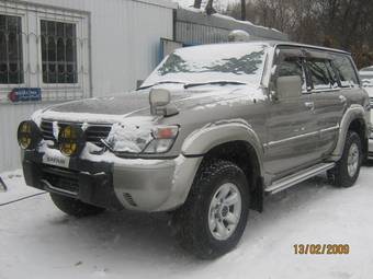 2000 Nissan Safari Images