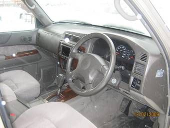 2000 Nissan Safari Pics