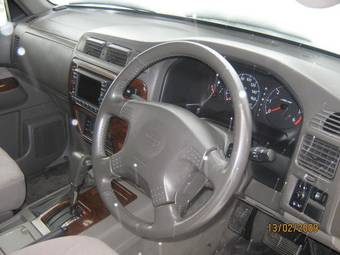 2000 Nissan Safari Pictures