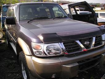 2000 Nissan Safari Pictures