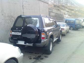 2000 Nissan Safari Pictures