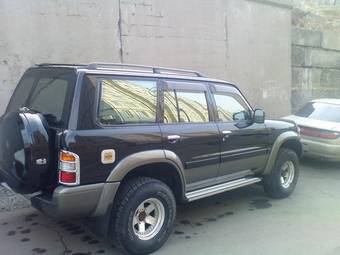 2000 Nissan Safari Pictures