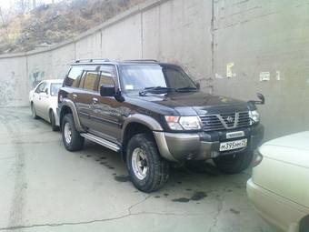 2000 Nissan Safari Pictures