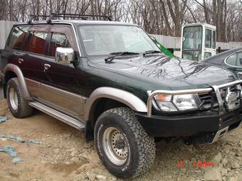 2000 Nissan Safari Photos