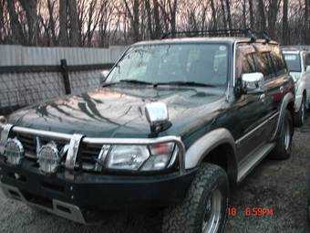 2000 Nissan Safari Pictures