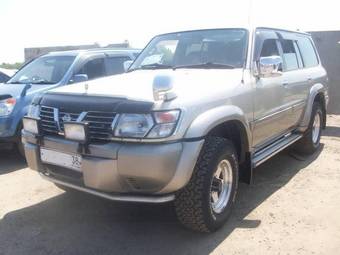 2000 Nissan Safari Pictures