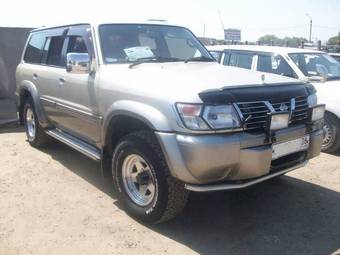 2000 Nissan Safari Photos