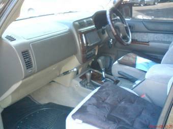 2000 Nissan Safari Photos