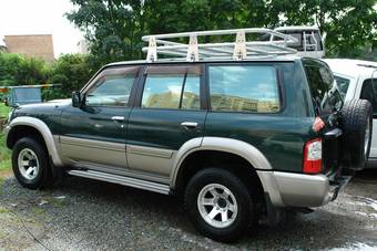 2000 Nissan Safari Photos