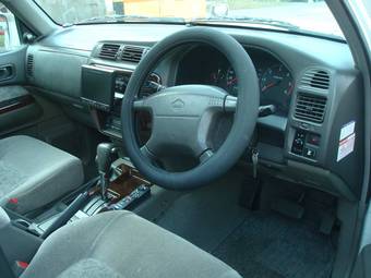 2000 Nissan Safari Pictures