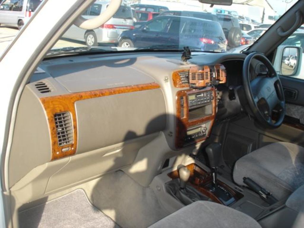 2001 Nissan Safari