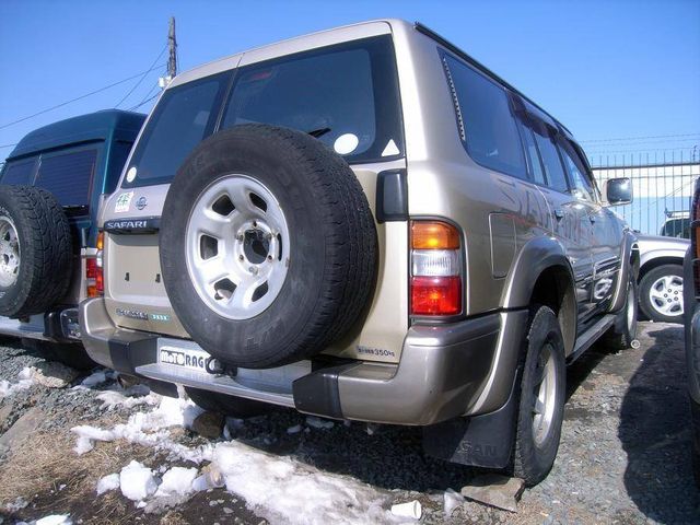 2001 Nissan Safari