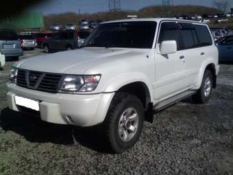 2001 Nissan Safari Pictures