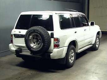 2001 Nissan Safari Photos