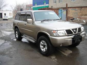 2001 Nissan Safari Photos