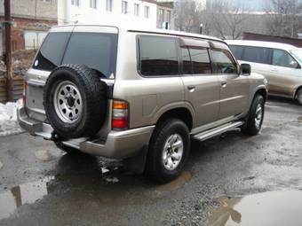 2001 Nissan Safari Pictures