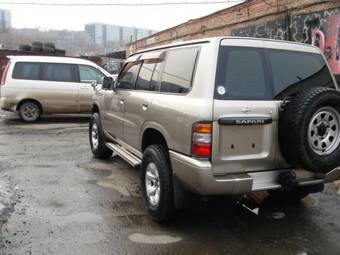 2001 Nissan Safari Photos