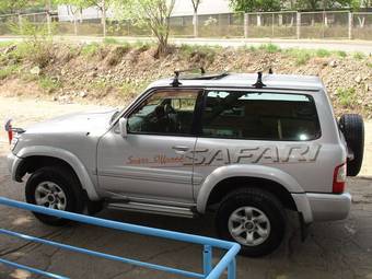 2001 Nissan Safari Pictures