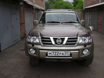 2002 Nissan Safari Images