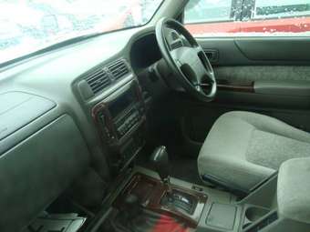 2002 Nissan Safari Photos