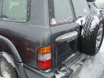 2002 Nissan Safari Photos