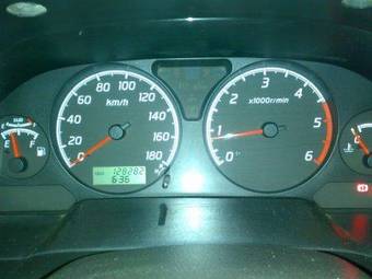 2002 Nissan Safari Pictures