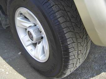 2002 Nissan Safari Images