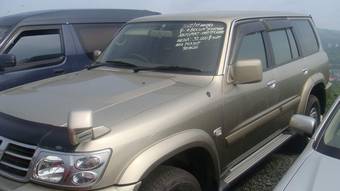 2002 Nissan Safari Photos