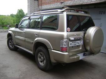 2002 Nissan Safari Photos