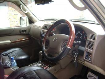 2002 Nissan Safari Pictures