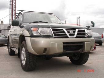 2002 Nissan Safari Photos