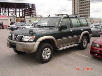 2002 Nissan Safari Photos