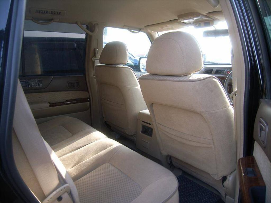 2003 Nissan Safari
